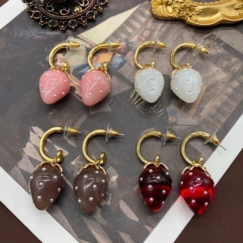 1 Pair Retro Strawberry Alloy Plating Inlay Pearl Women's Drop Earrings