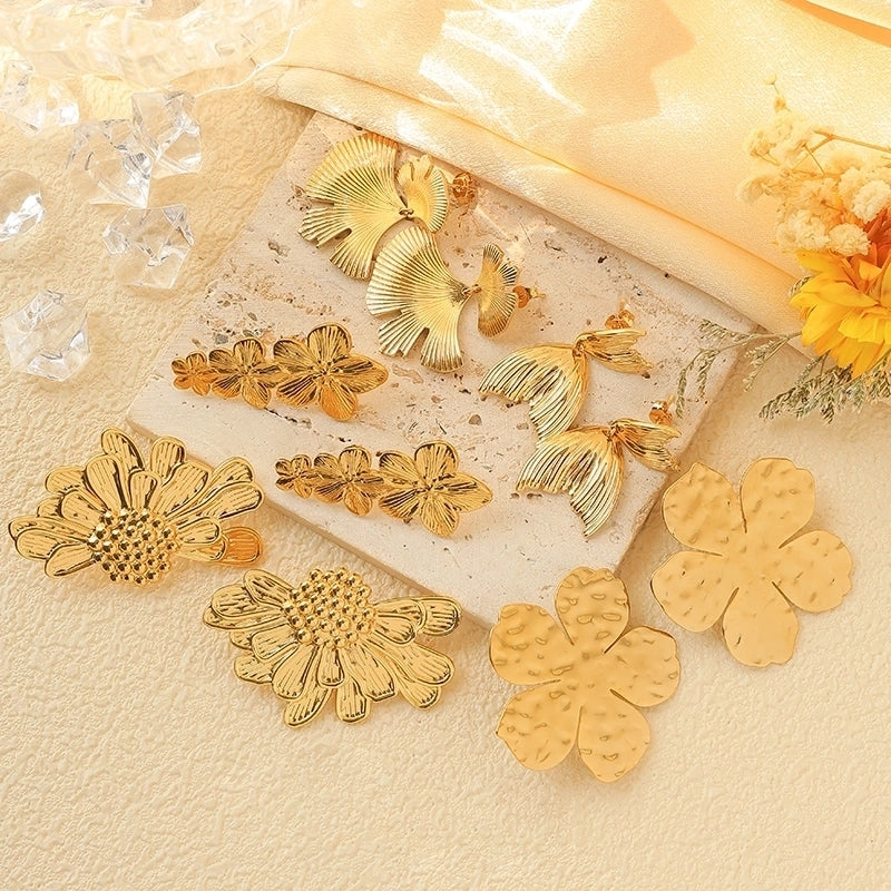 1 Pair Elegant Sweet Pastoral Flower Ginkgo Leaf Fish Tail Plating 304 Stainless Steel 14K Gold Plated Ear Studs