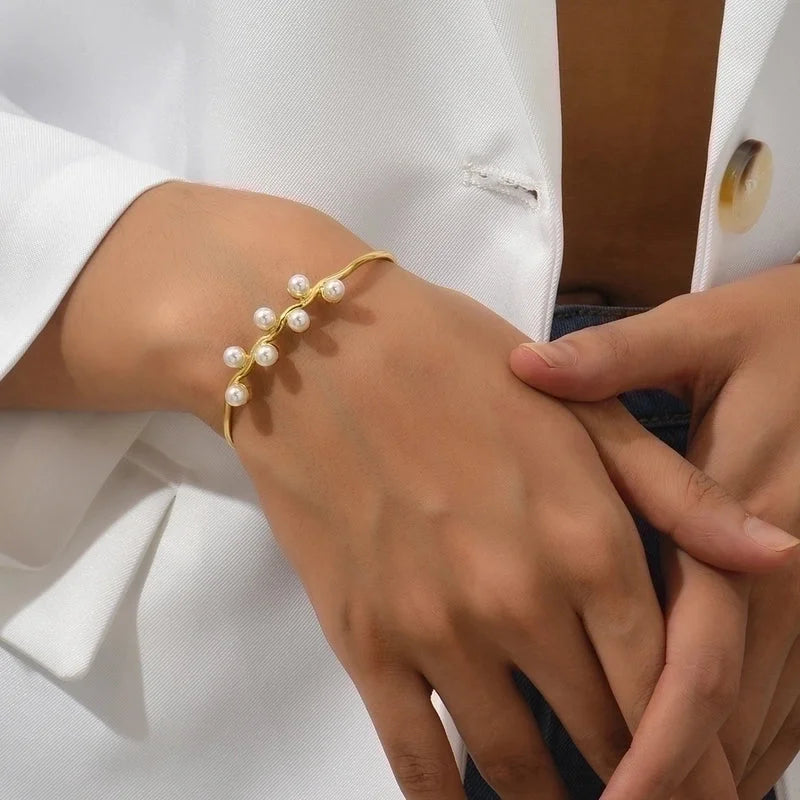 Minimalist Heart Shape Eye Copper Plating Artificial Pearls Zircon Bangle 1 Piece