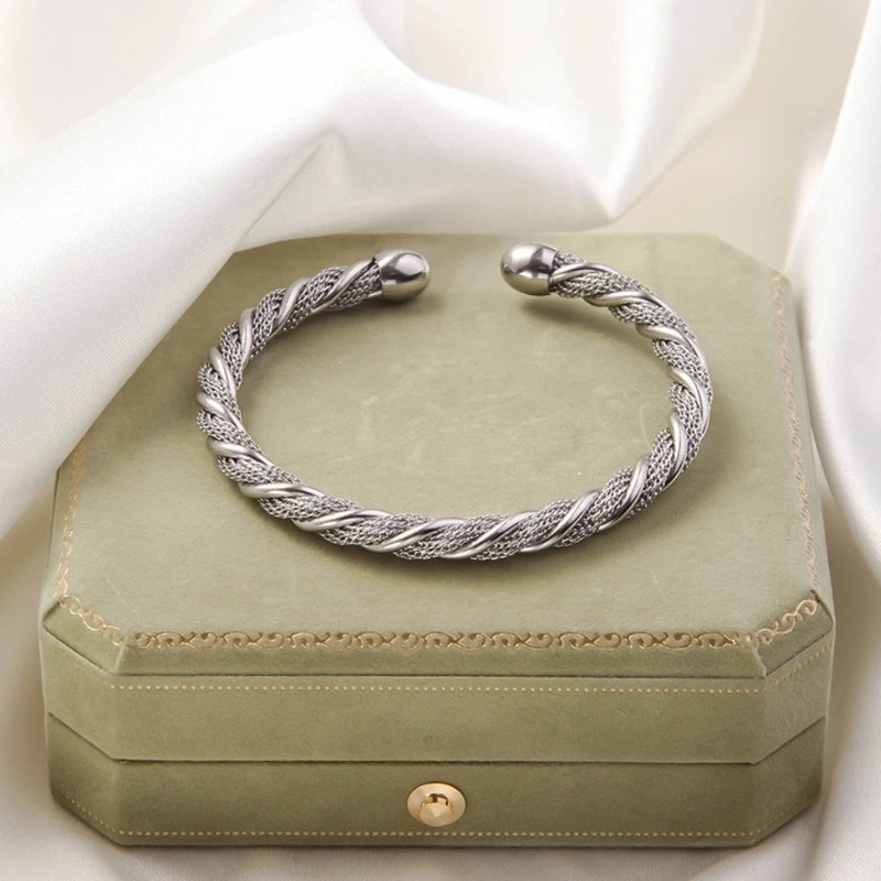 Casual Elegant Letter Titanium Steel 18K Gold Plated Bangle In Bulk