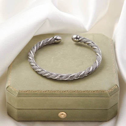 Casual Elegant Letter Titanium Steel 18K Gold Plated Bangle In Bulk