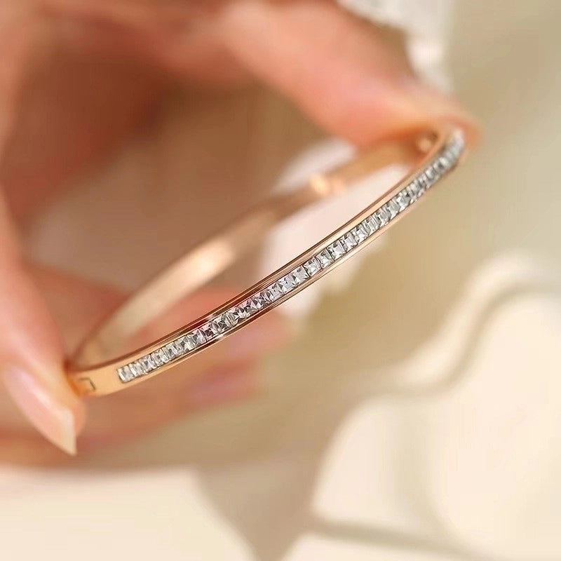 Casual Elegant Luxurious Solid Color Stainless Steel 18K Gold Plated Rhinestones Bangle In Bulk