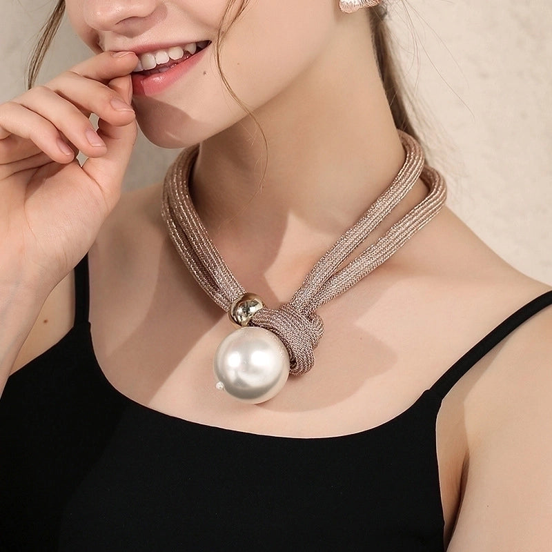 Ig Style Elegant Geometric Imitation Pearl Metal Women's Choker