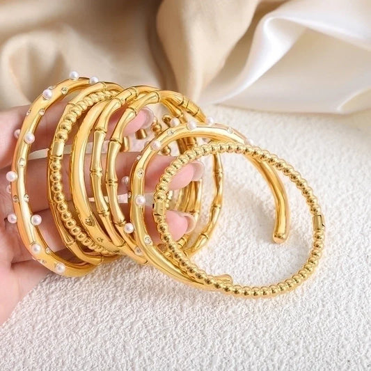 Luxurious Baroque Style Shiny Solid Color Titanium Steel 18K Gold Plated Artificial Pearls Zircon Bangle In Bulk