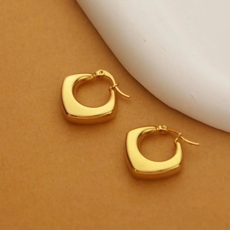 1 Pair Retro Minimalist C Shape U Shape Solid Color Plating Titanium Steel 18k Gold Plated Earrings