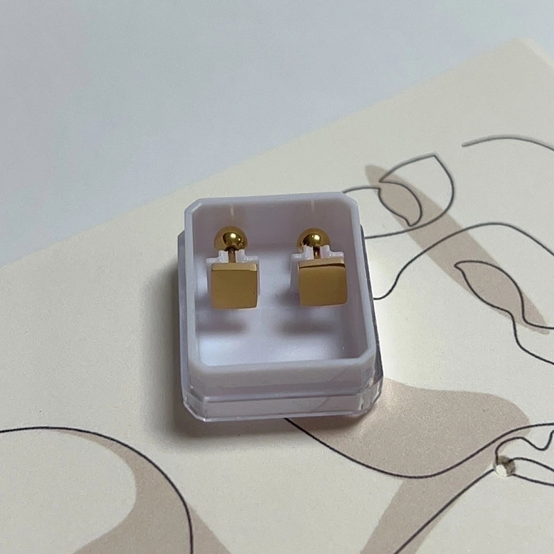 1 Pair Sweet Cross Heart Shape Snowflake Plating 304 Stainless Steel Titanium Steel 18K Gold Plated Cartilage Earrings