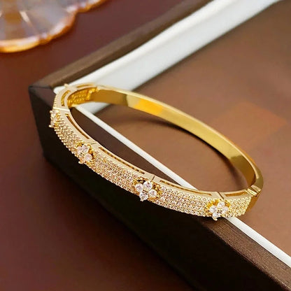 Elegant Flower 304 Stainless Steel Zircon Bangle In Bulk