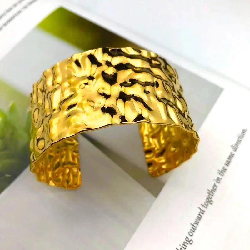 Casual Minimalist Solid Color Flower Butterfly 304 Stainless Steel 18K Gold Plated Bangle In Bulk