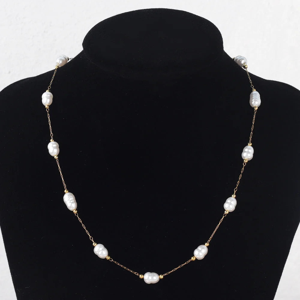 Moderate Luxury Irregular Heart Circle Copper Pearl Inlay Stud Earrings