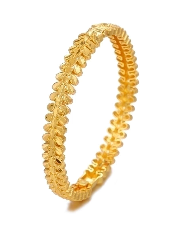 Minimalist Classic Style Solid Color Copper 18k Gold Plated Bangle In Bulk