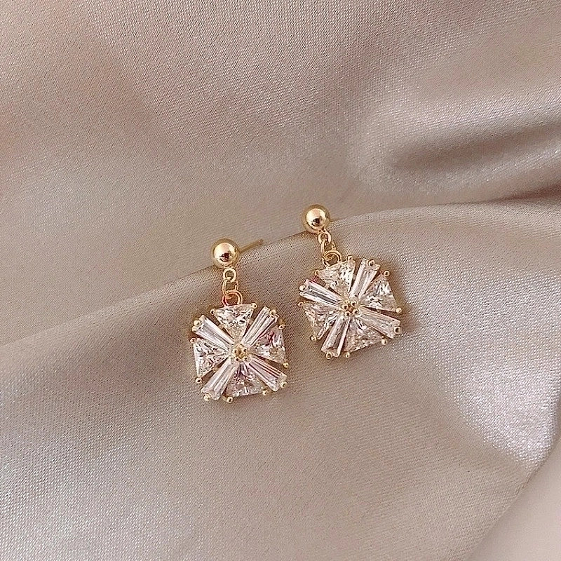 2 Pieces Retro Flower Copper Inlay Zircon Drop Earrings Ear Studs 1 Pair