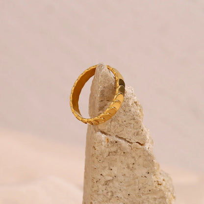 Minimalist Fashion Round Geometric Stainless Steel 18K Gold Plated Rings