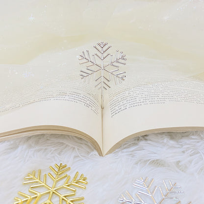 10 Pieces Snowflake Cake Topper Plastic Snowflake Christmas Cake Decoration Topper Cupcake Dessert Decoration