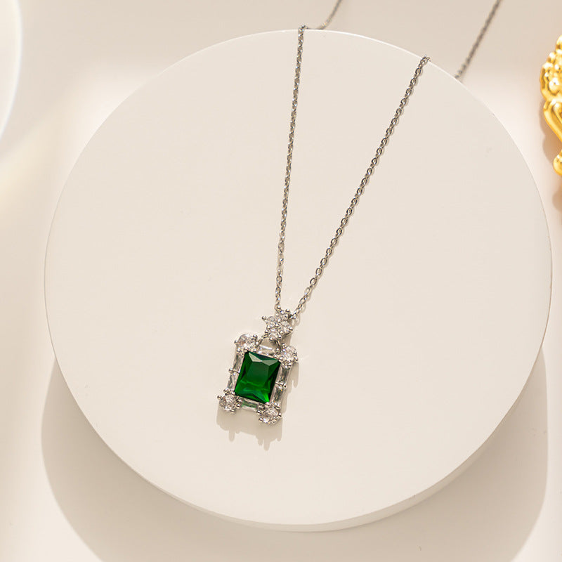 Moderate Luxury Quadrilateral Geometric Titanium Steel 18K Gold Plated Necklaces