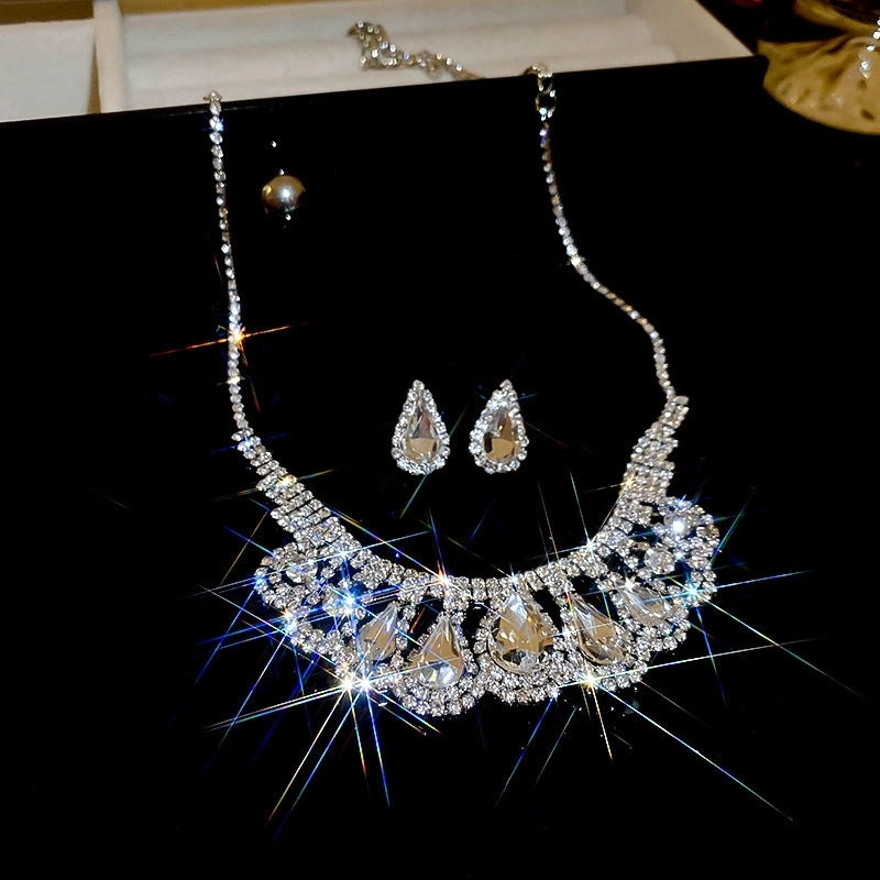 Explosions Zircon Diamond Geometric Necklace Earrings Suit Light Luxury Clavicle Chain High Sense Temperament Jewelry
