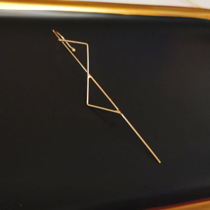 2 Pieces Trendy Zircon Ear Hook Piercing Ear Pin Female Net Red Personality Design Surrounding Ear Bone Clip Oblique Line Earrings